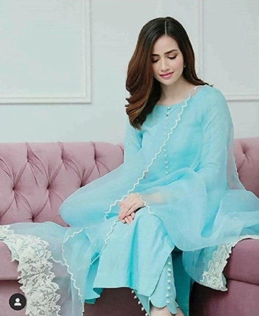 Cotton Blend Kurta Pant Attached Dupatta Set drape angle
